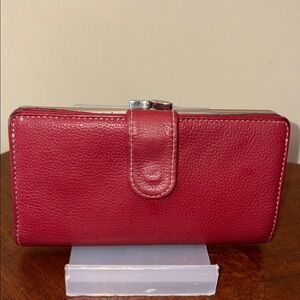 SafeKeeper bifold Wallet  genuine, leather inside & out  Red  Silvertone Kissloc